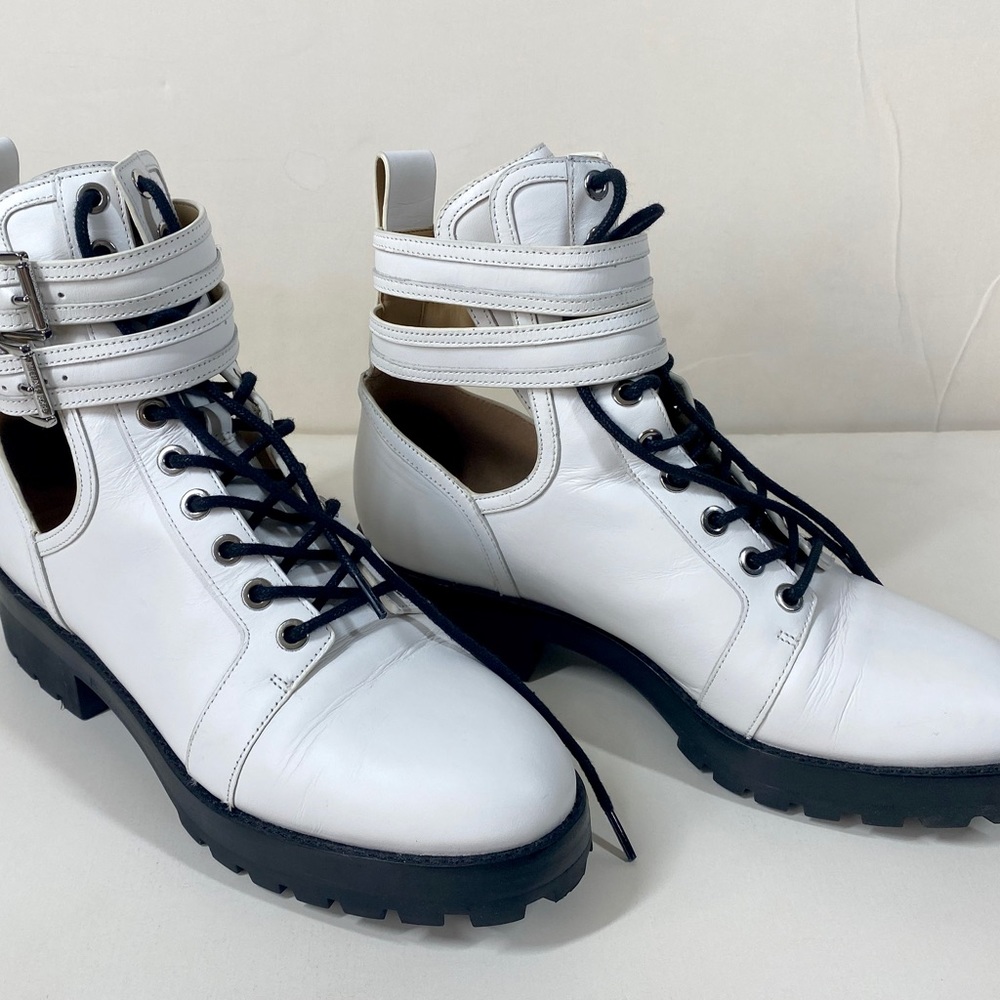 Michael Kors booties white and stylish